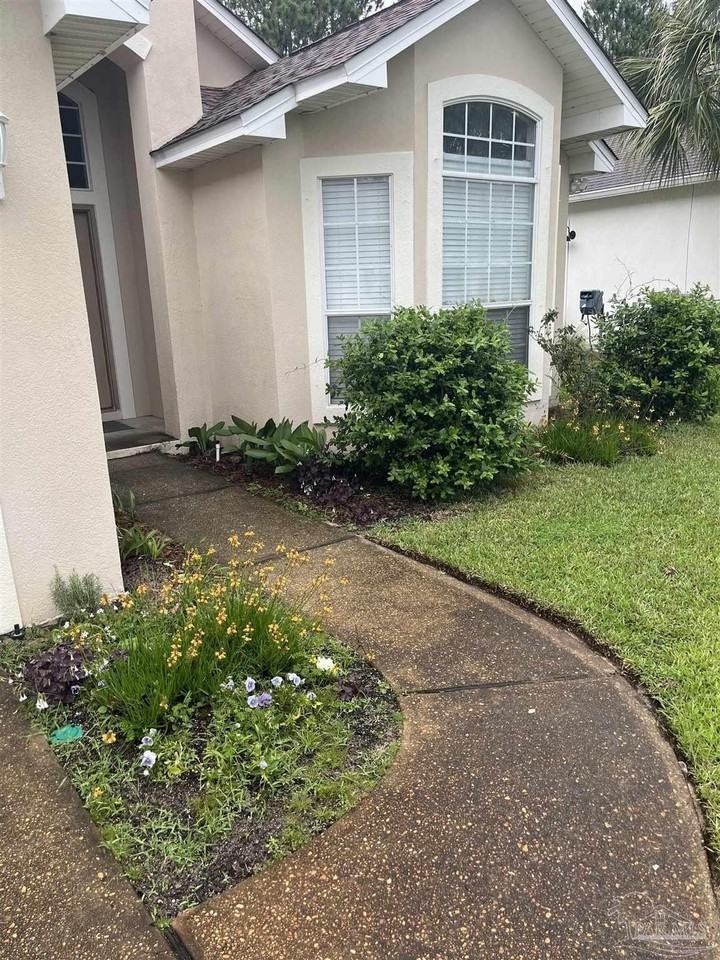 8958 Ellen Ct - Photo 2 of 12