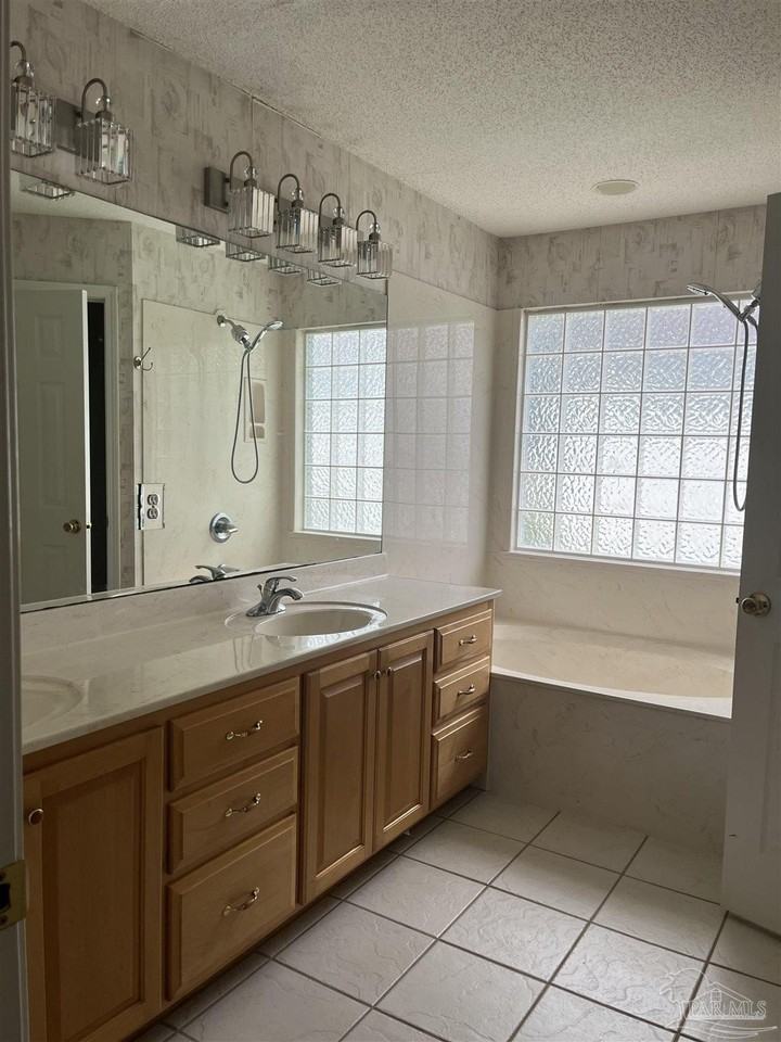 8958 Ellen Ct - Photo 5 of 12