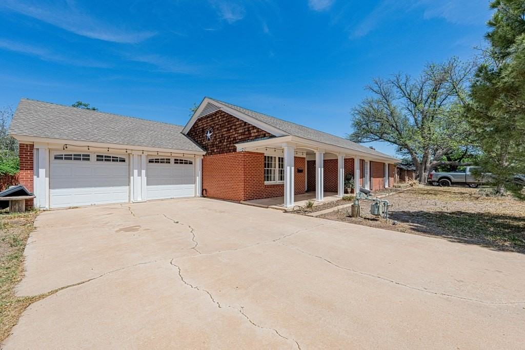 2818 Frontier Dr - Photo 7 of 35