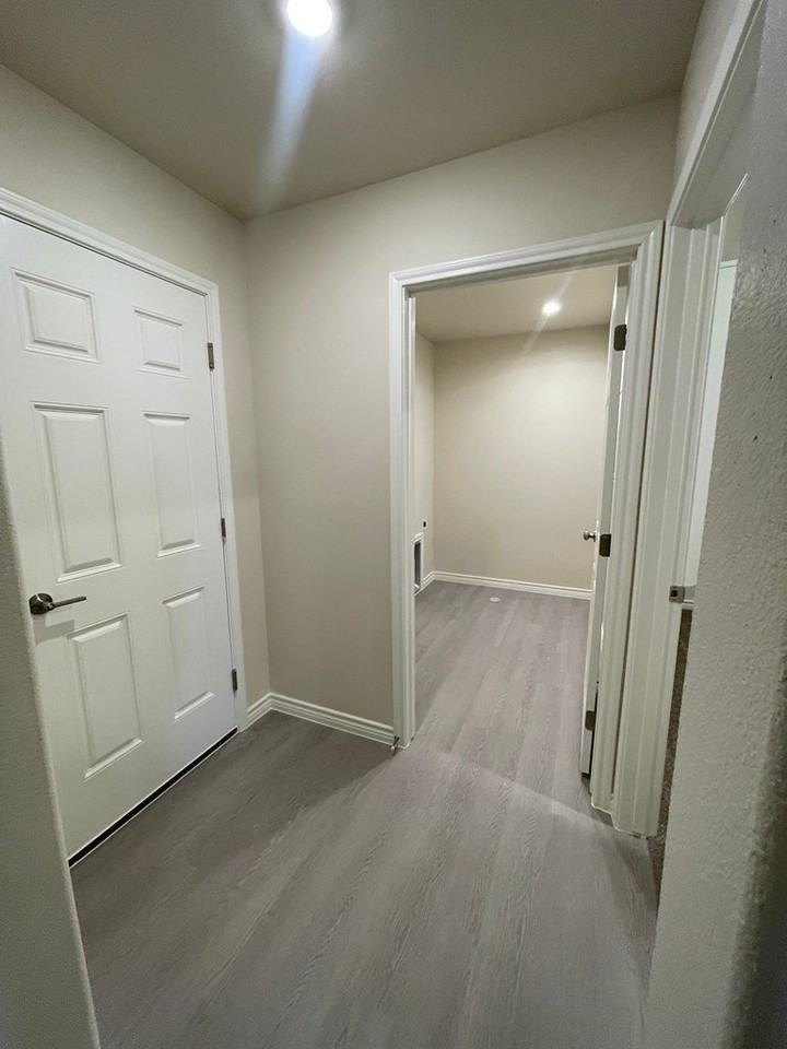 1301 Bajada St - Photo 6 of 23