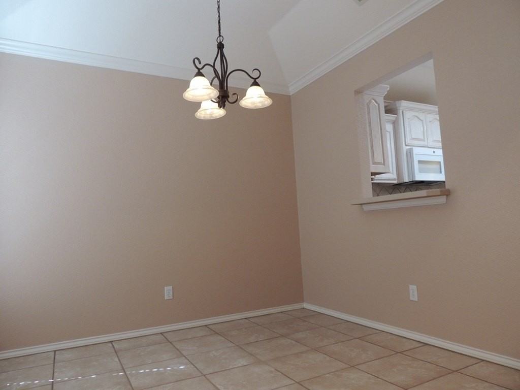 2913 Sunburst Dr - Photo 2 of 38