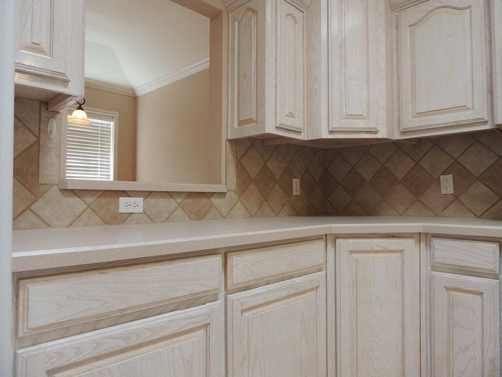 2913 Sunburst Dr - Photo 7 of 38