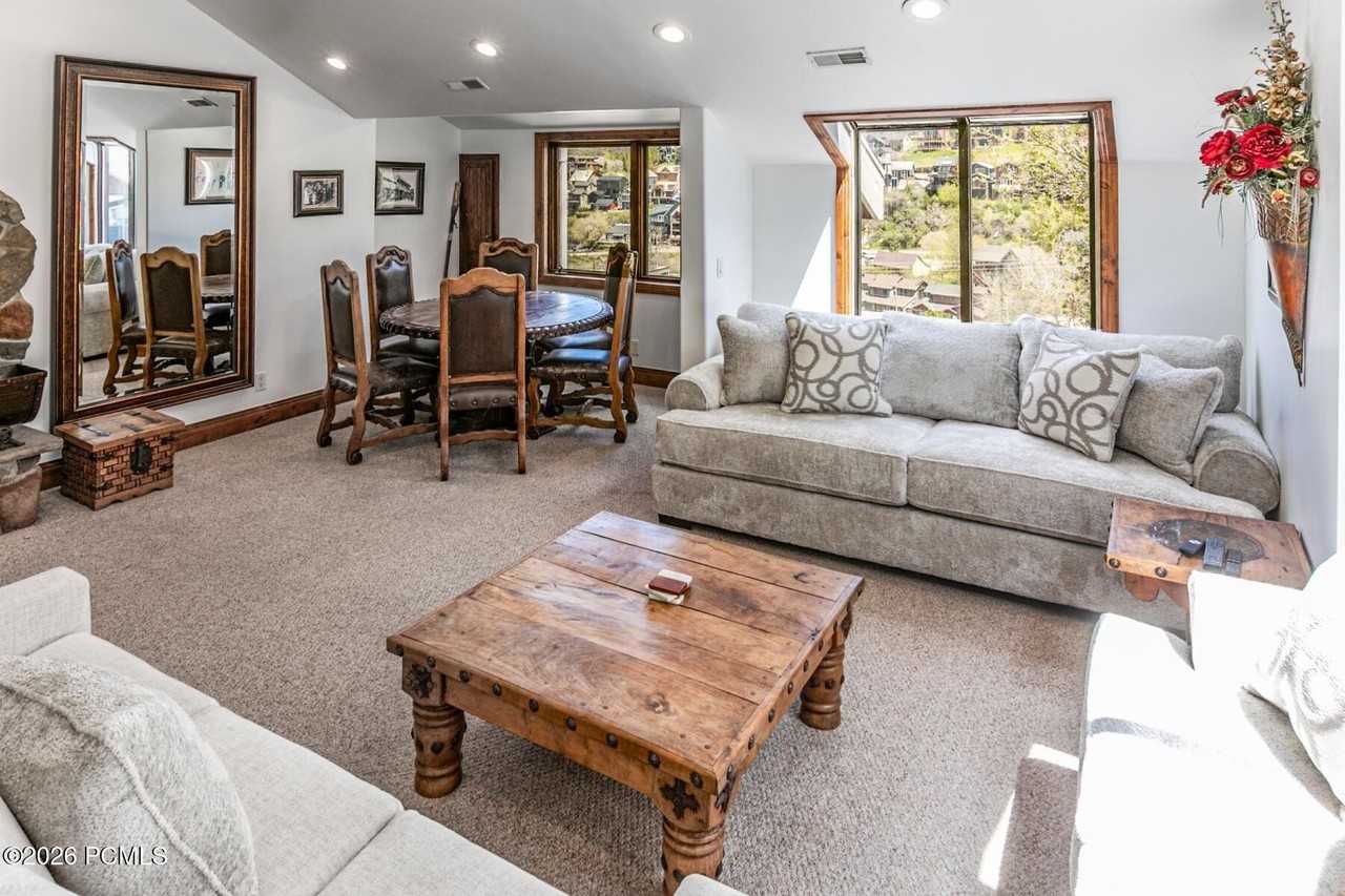 214 Woodside Ave - Photo 5 of 28