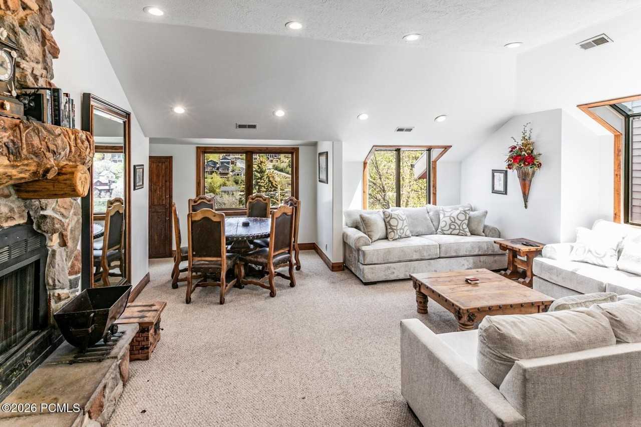 214 Woodside Ave - Photo 6 of 28
