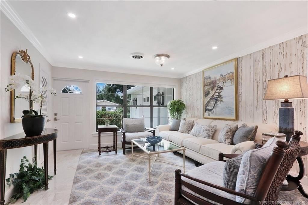 21 Emarita Way - Photo 4 of 36