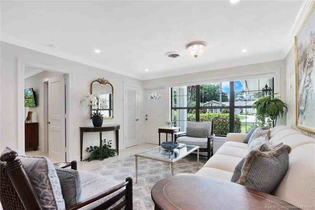 21 Emarita Way - Photo 5 of 36