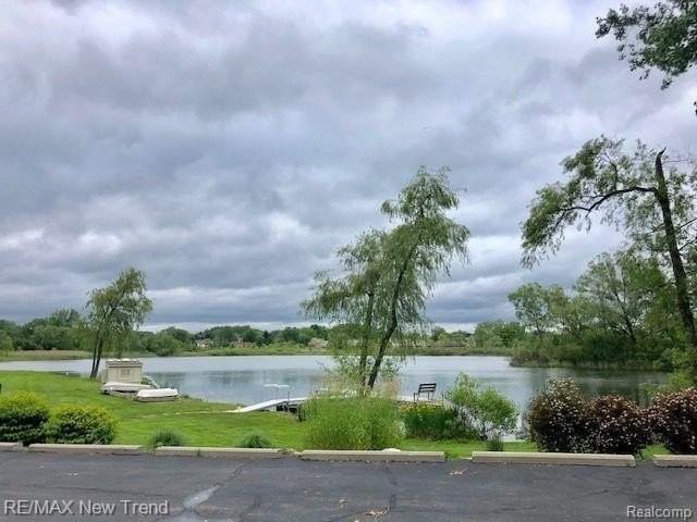 5118 Simpson Lake Rd - Photo 4 of 14