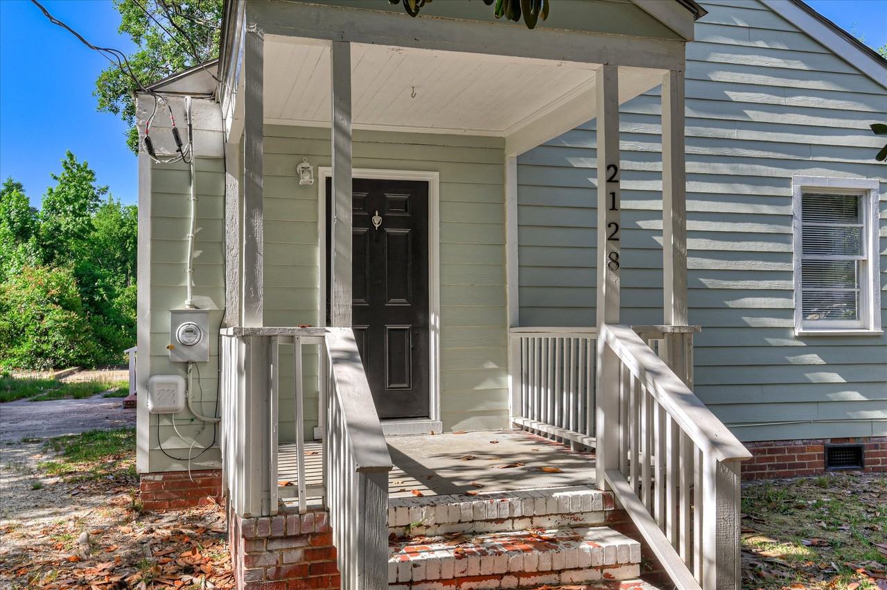 2128 Roosevelt Dr #1 - Photo 2 of 26
