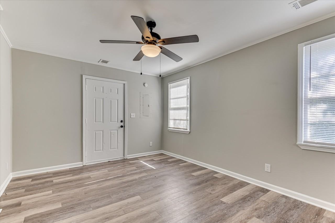 2128 Roosevelt Dr #1 - Photo 3 of 26