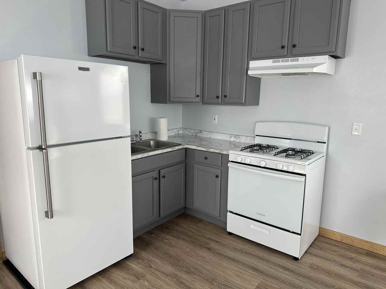 1437 Maple St #1 - Photo 4 of 6