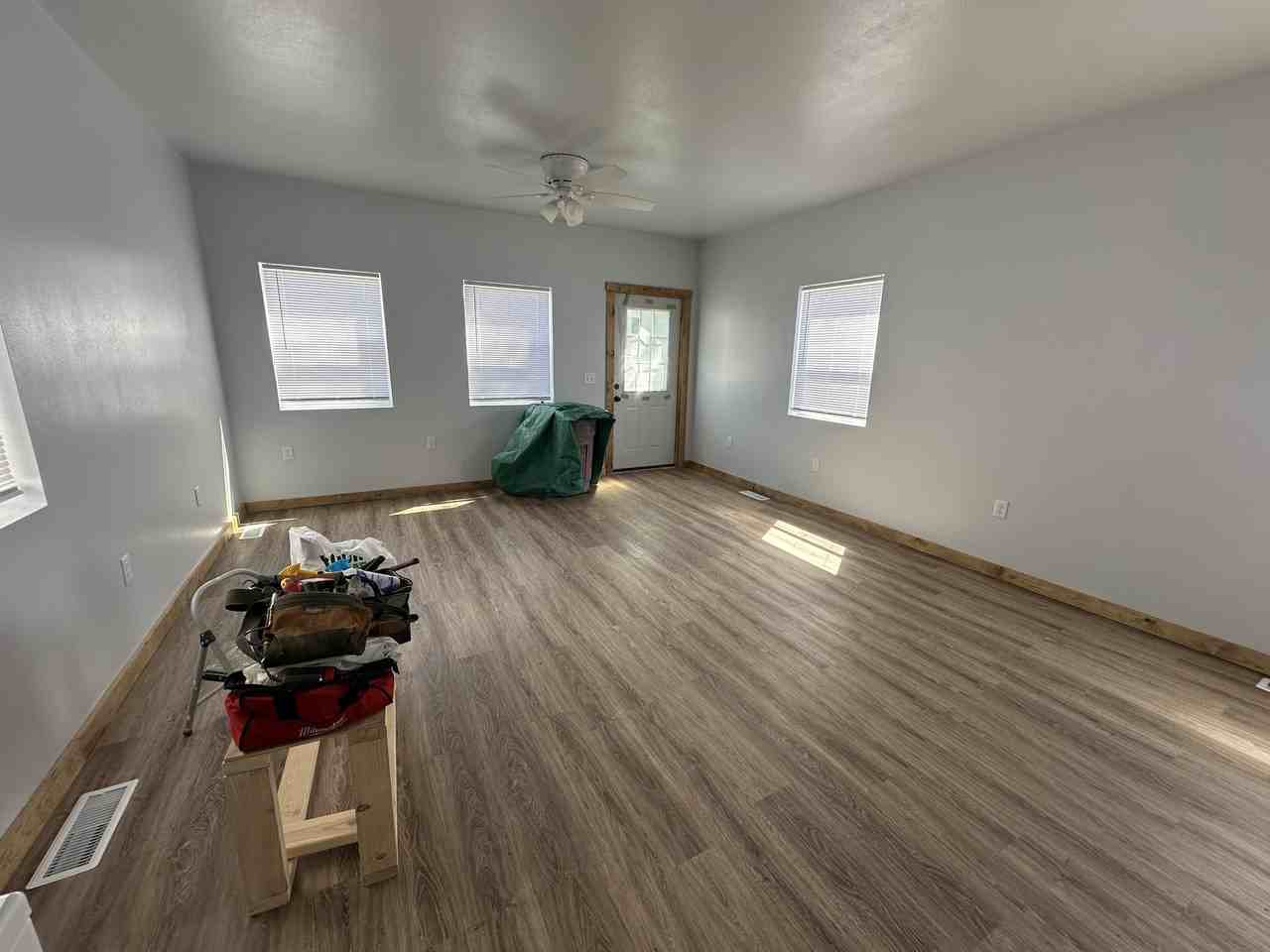 1437 Maple St #1 - Photo 5 of 6
