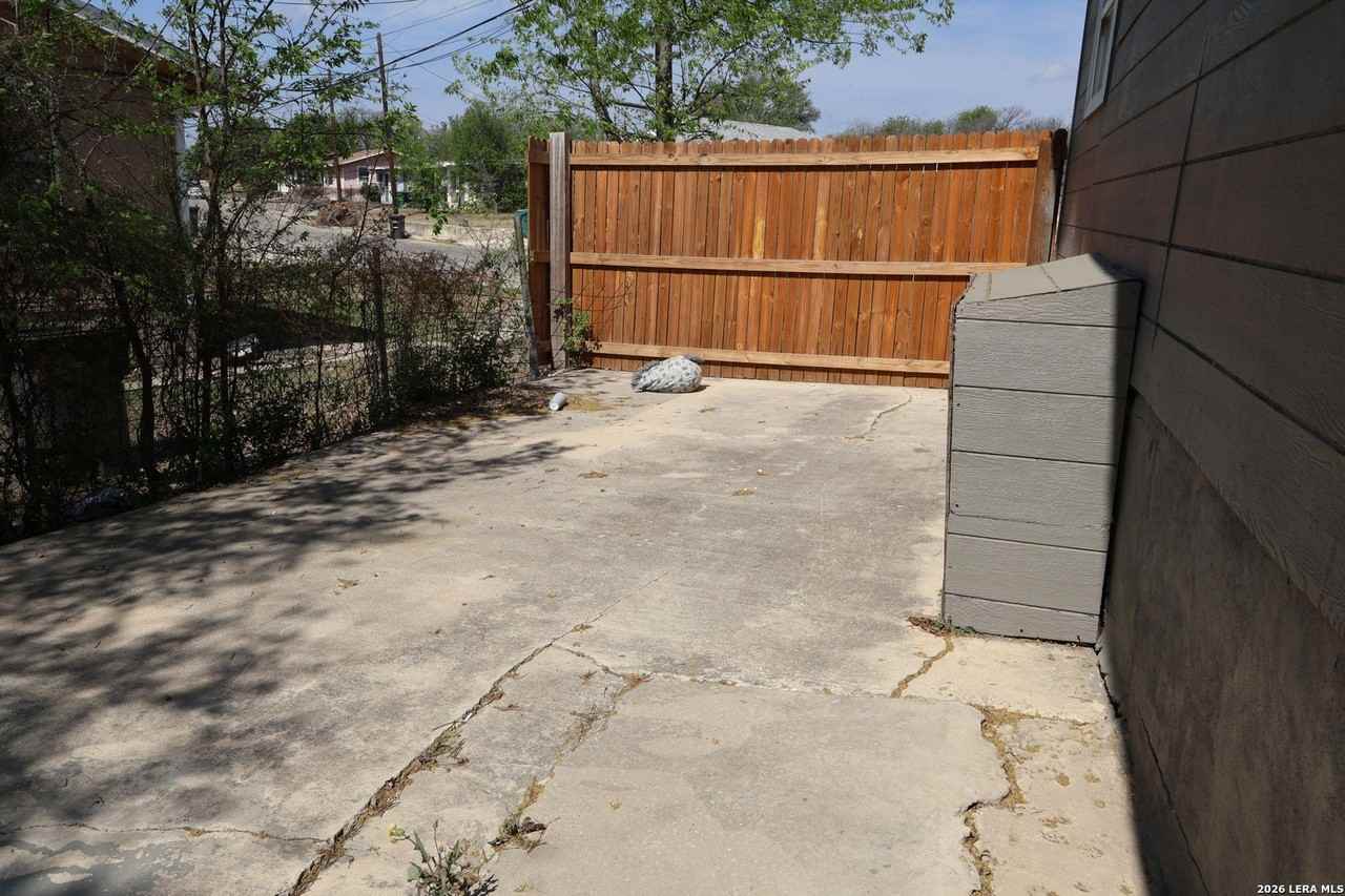 1300 Norfleet St - Photo 7 of 20