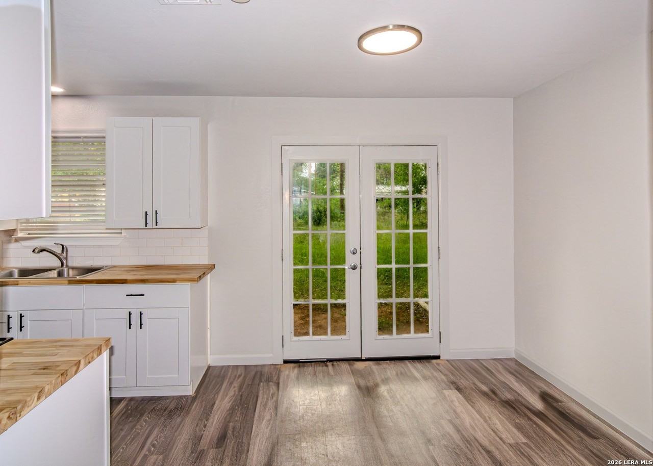4319 Algruth Dr - Photo 3 of 10
