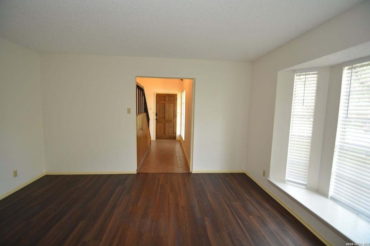 602 Briar Oak St - Photo 4 of 24