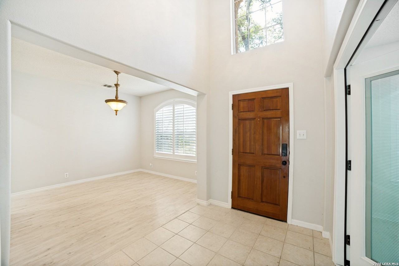 7014 Andtree Blvd - Photo 4 of 25