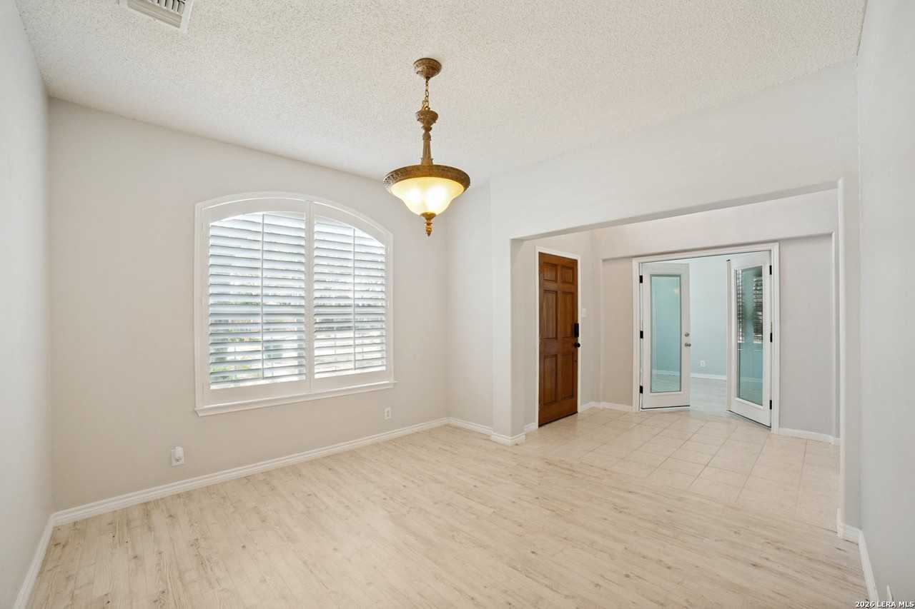 7014 Andtree Blvd - Photo 5 of 25