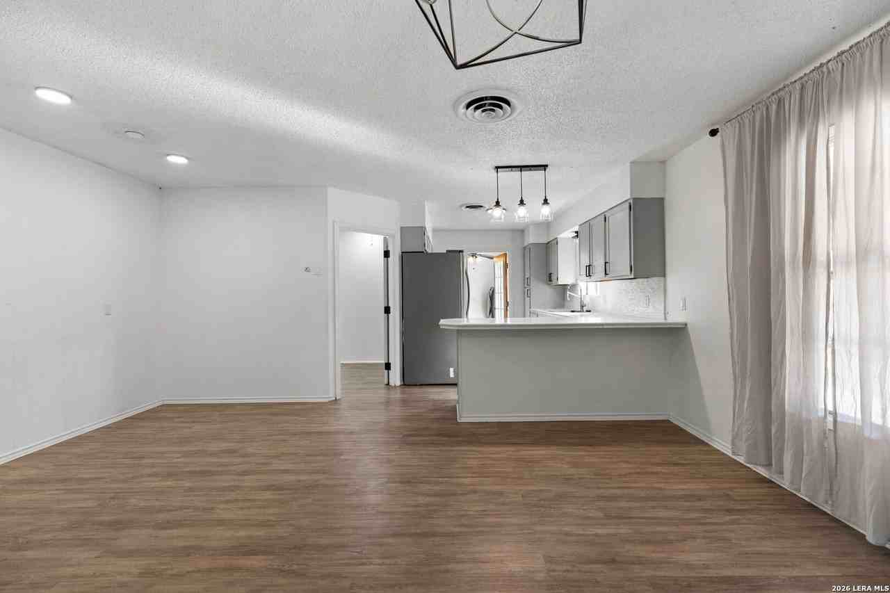 322 Lantana Ln - Photo 7 of 26