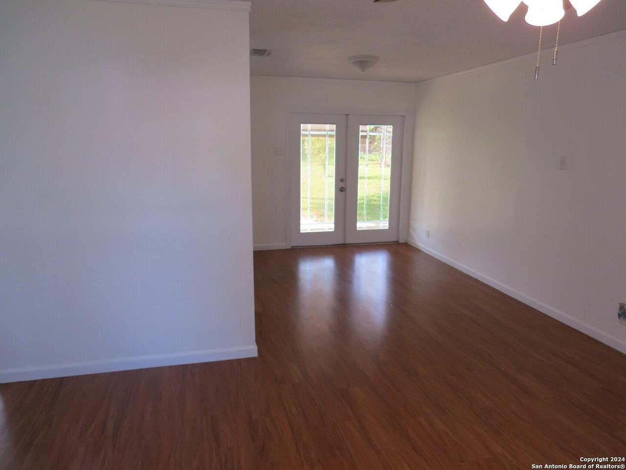 842 Horseshoe Trl - Photo 3 of 12
