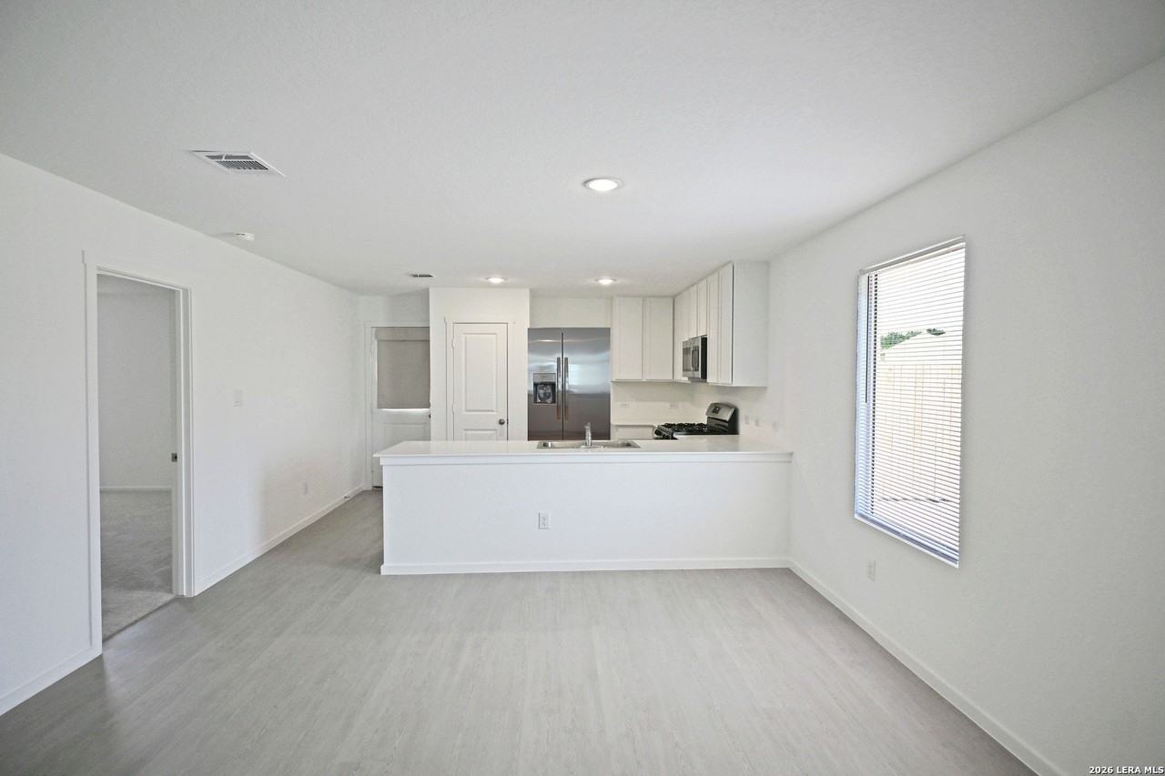 729 Thea Mdws - Photo 5 of 29