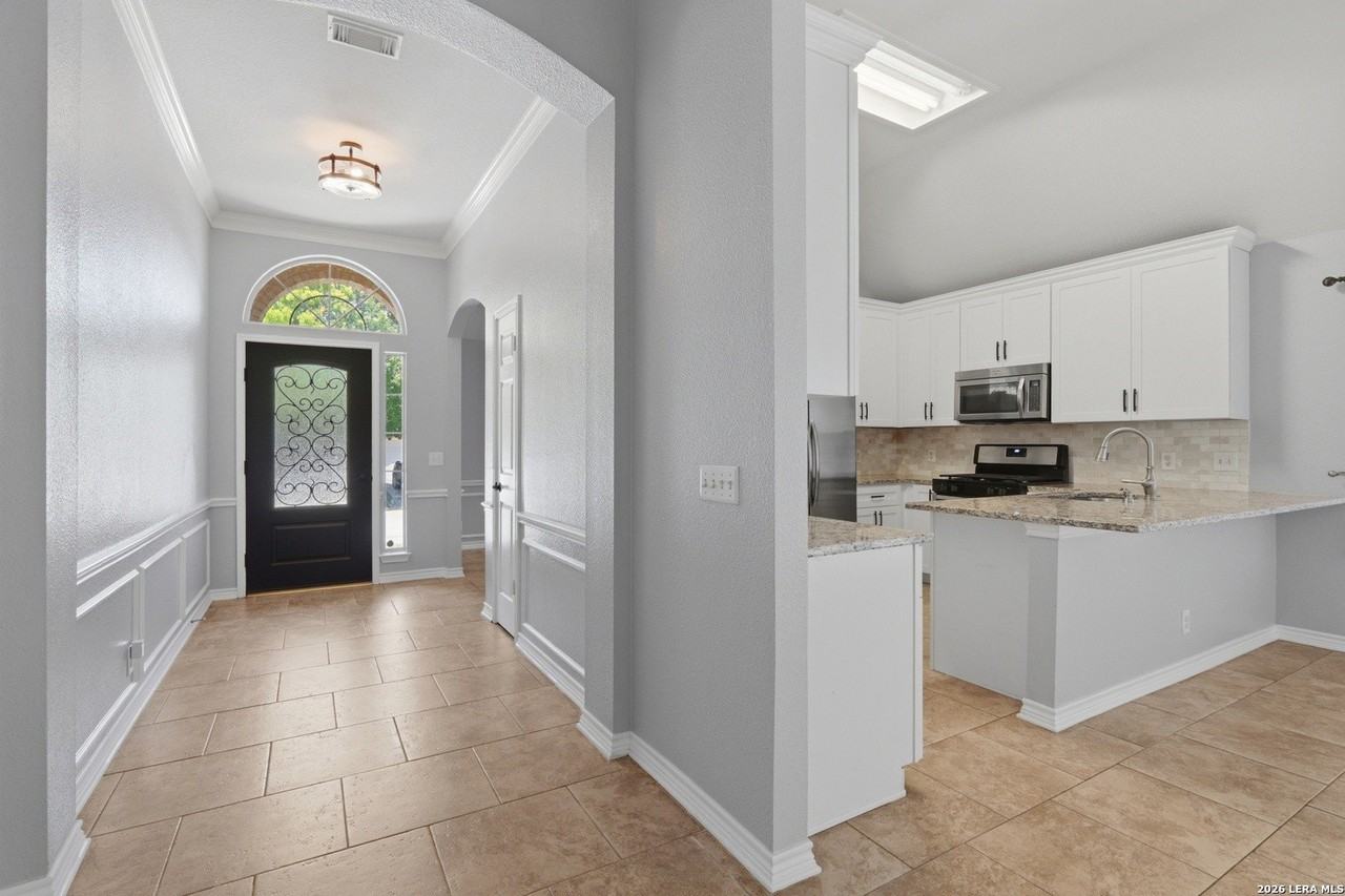 6542 Jade Mdw - Photo 7 of 37