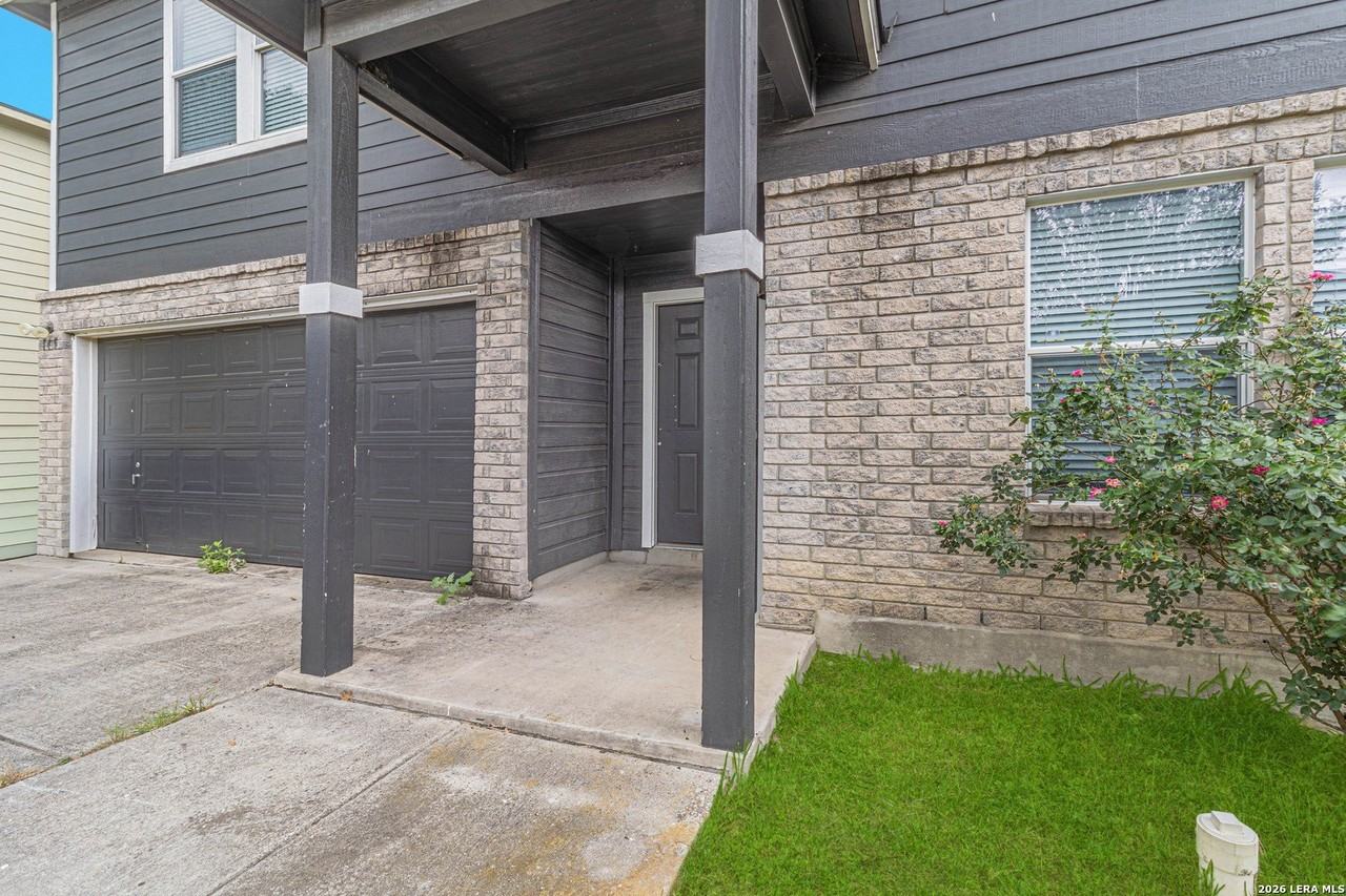 145 Gatewood Fls - Photo 2 of 45