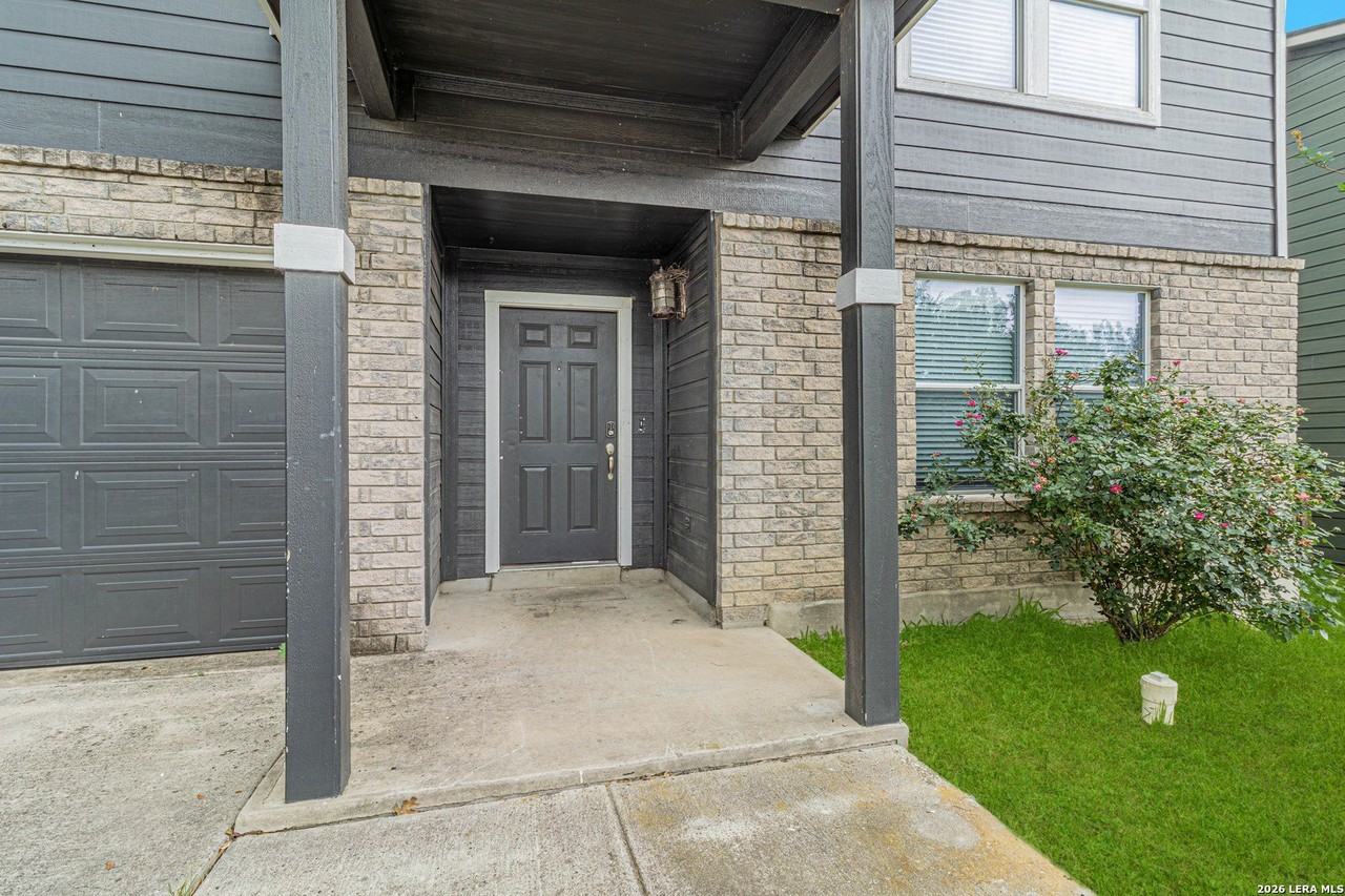 145 Gatewood Fls - Photo 3 of 45