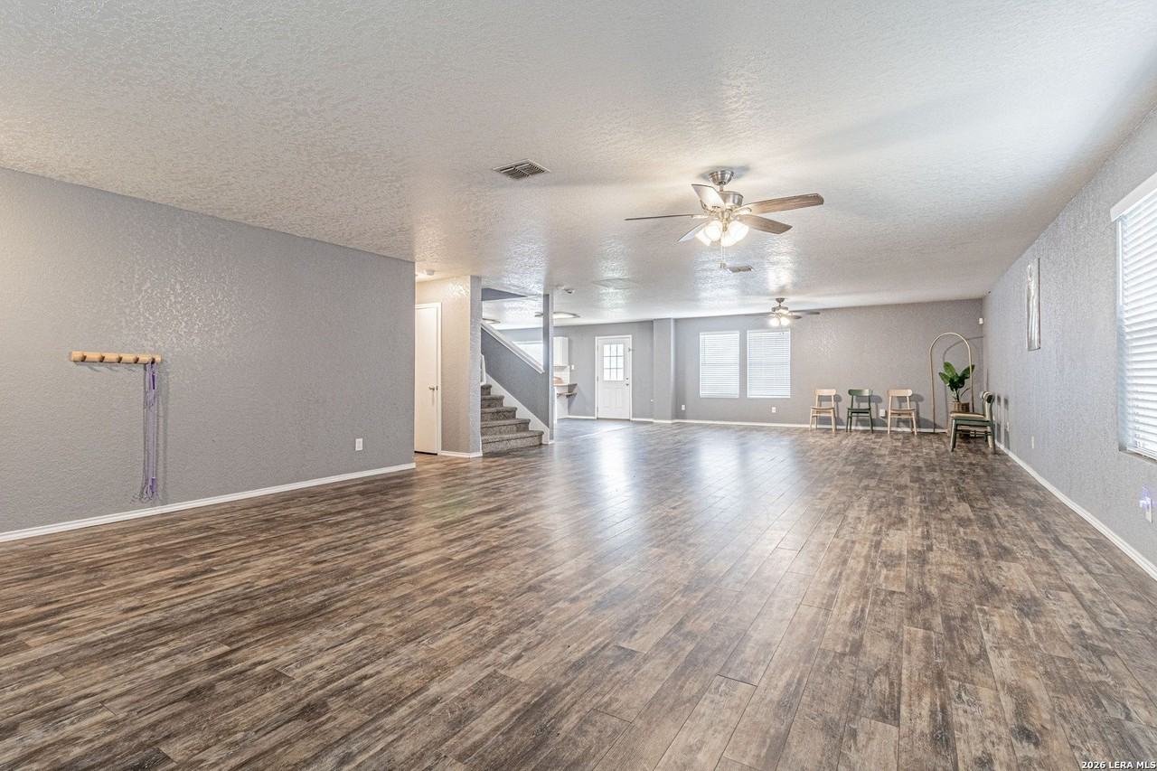 145 Gatewood Fls - Photo 4 of 45