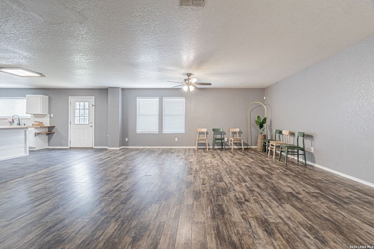145 Gatewood Fls - Photo 6 of 45