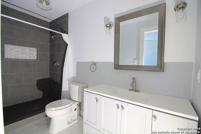 707 S Olive St #A - Photo 2 of 9