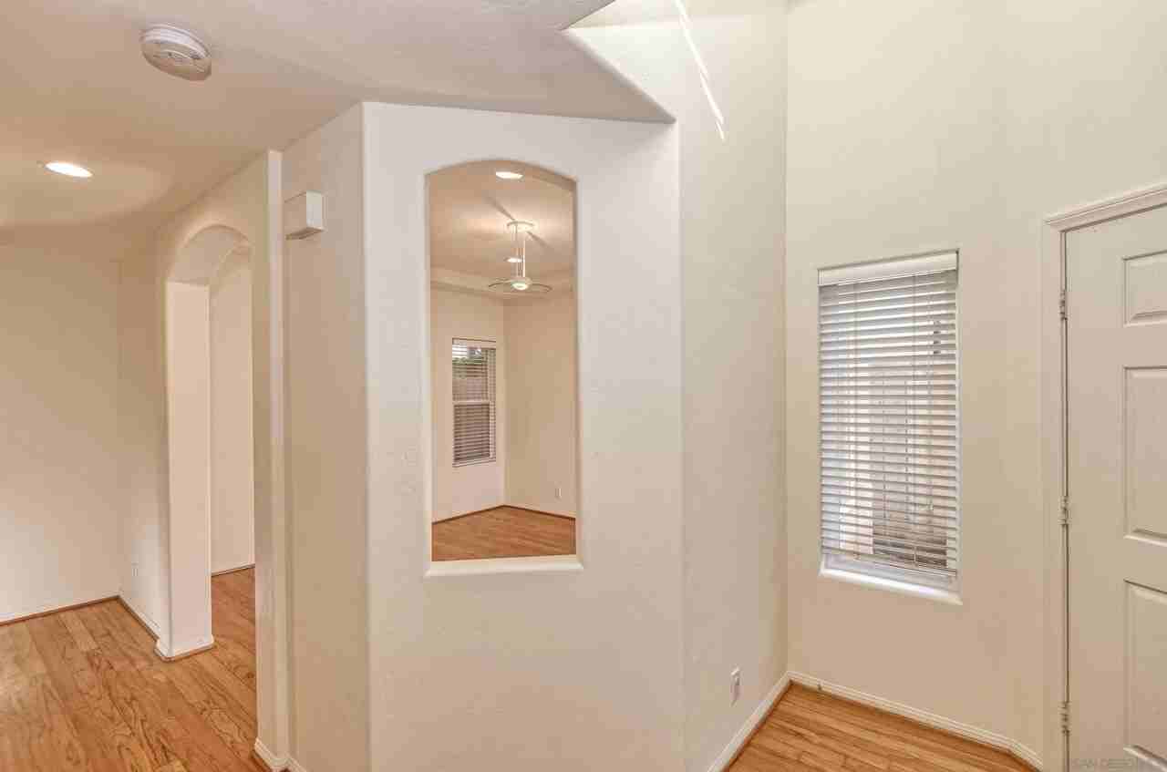 7463 Draper Ave - Photo 5 of 31