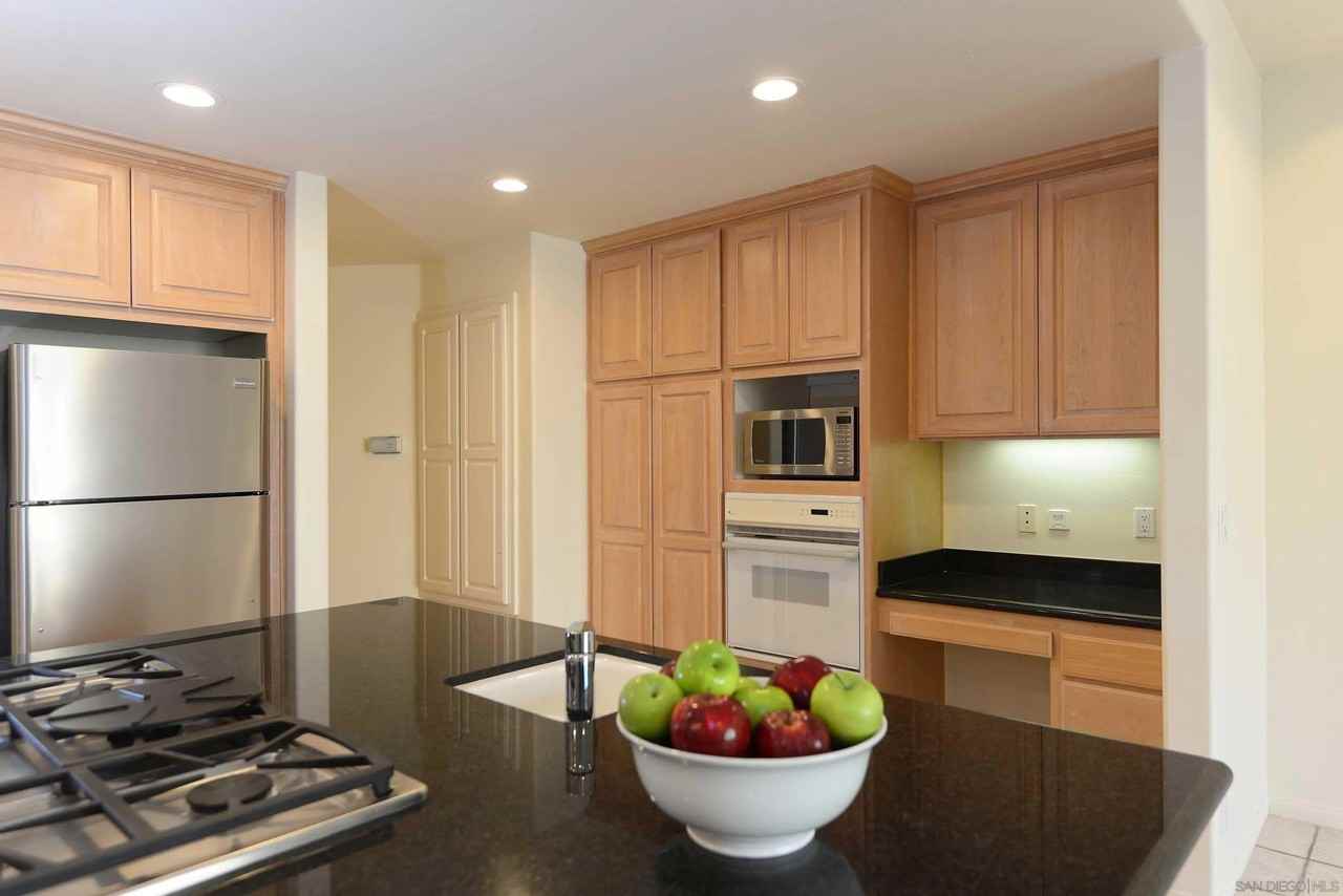 7463 Draper Ave - Photo 7 of 31