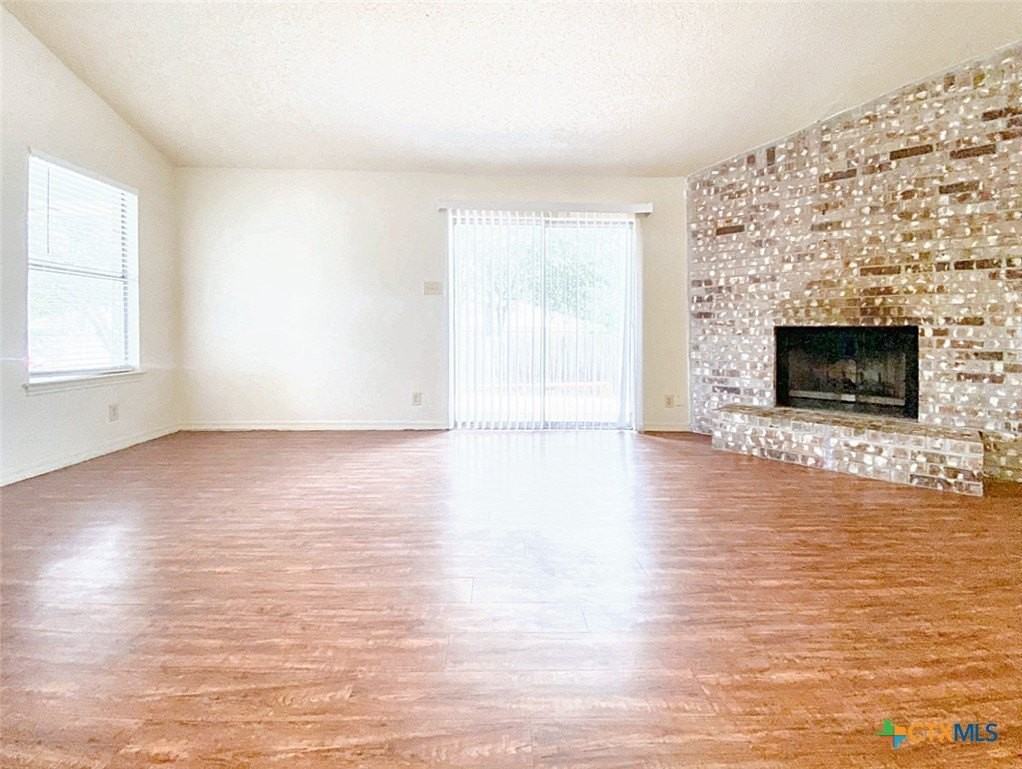 106 Hughson Ct - Photo 6 of 36