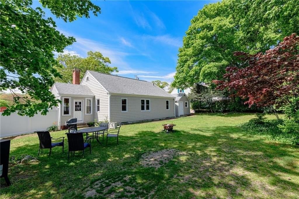 76 Crossland Rd - Photo 4 of 29