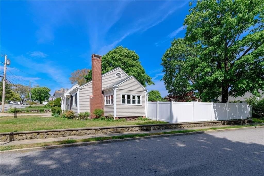 76 Crossland Rd - Photo 6 of 29