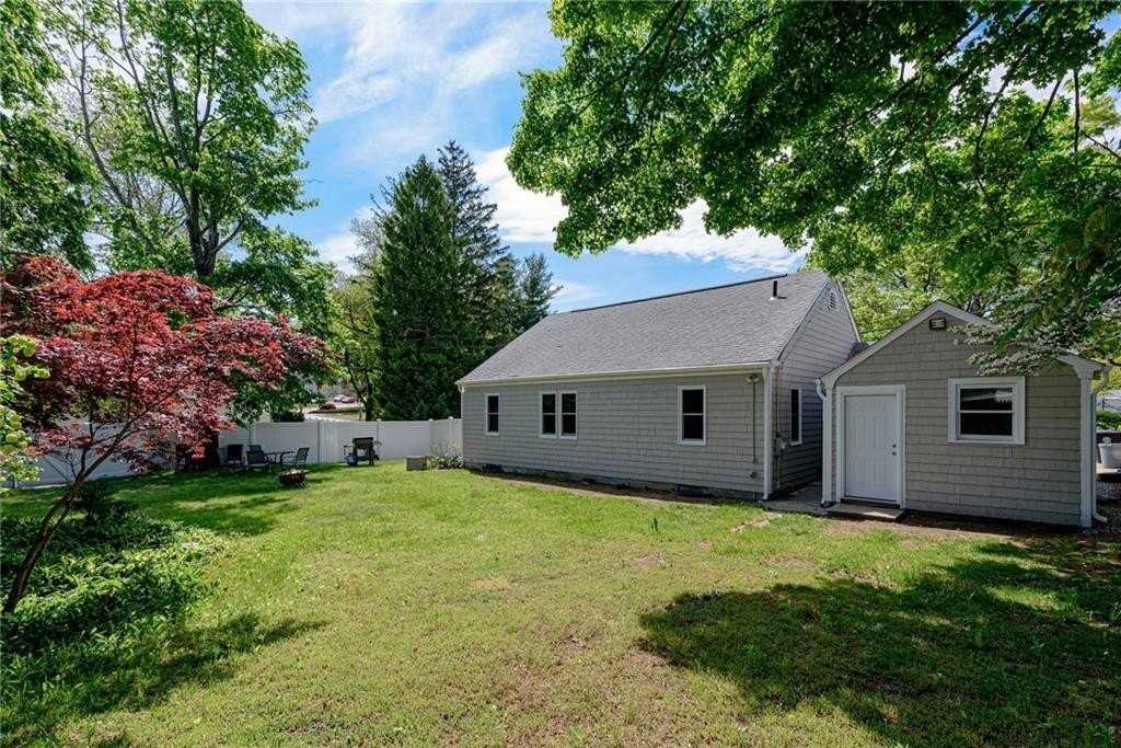76 Crossland Rd - Photo 7 of 29