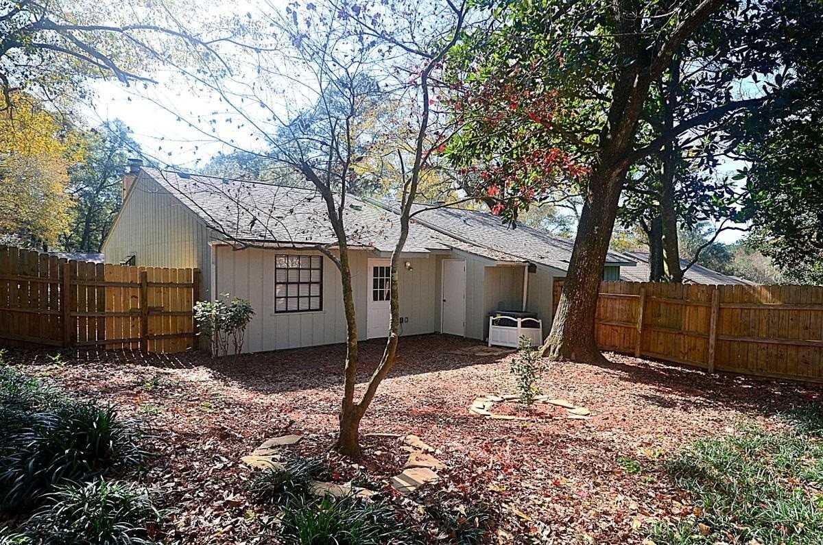 1114 Brafforton Dr - Photo 7 of 8