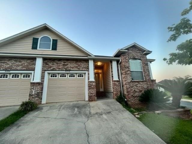 5456 Hampton Hill Cir - Photo 2 of 12