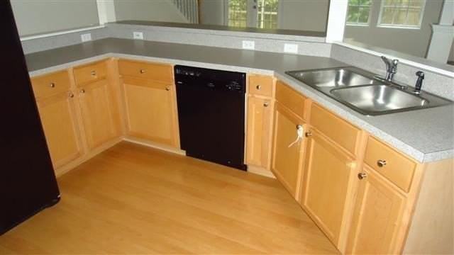 8352 Innsbrook Dr - Photo 3 of 13