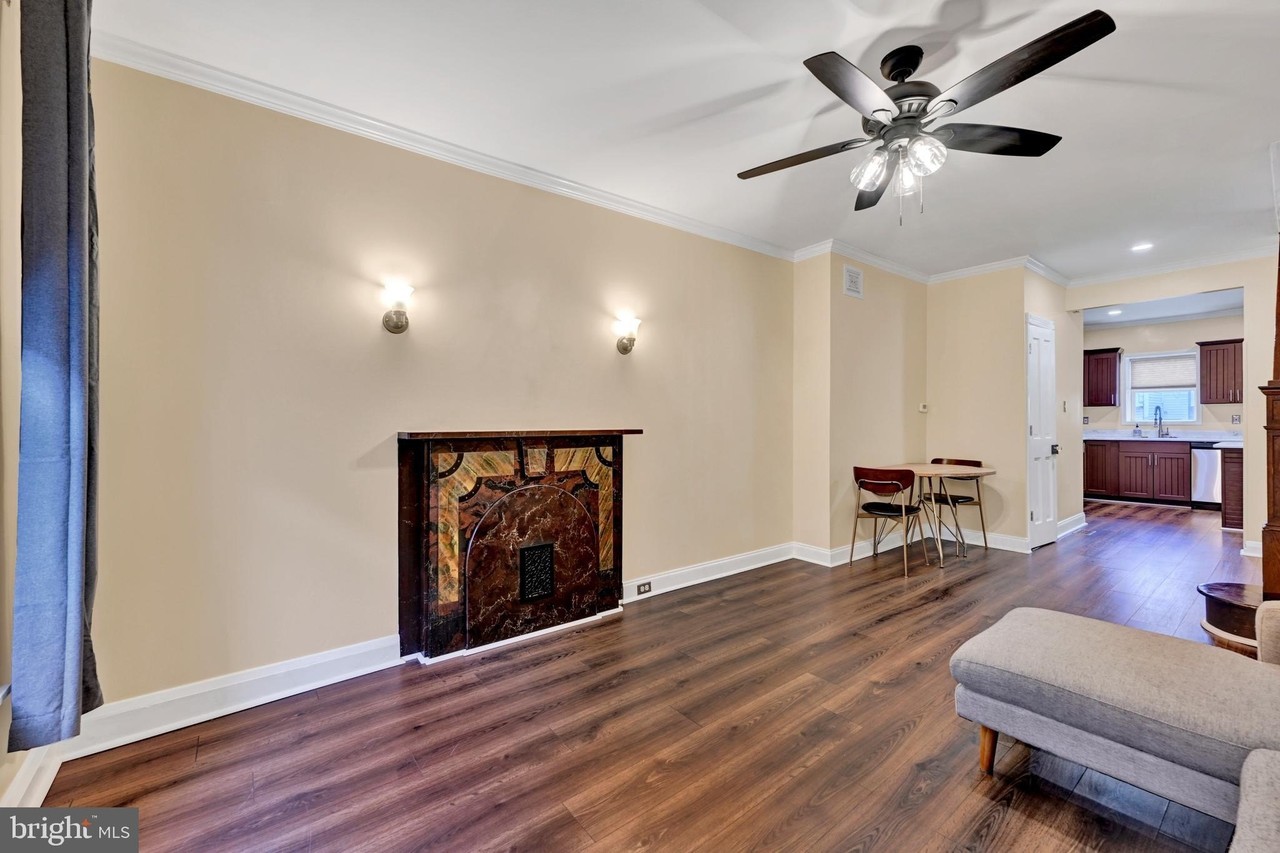 127 N Glover St - Photo 3 of 18