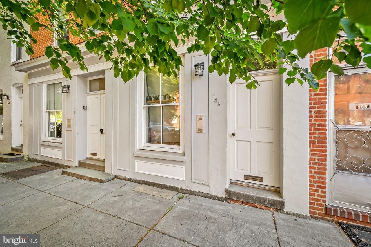 733 S Bond St #2 - Photo 3 of 22