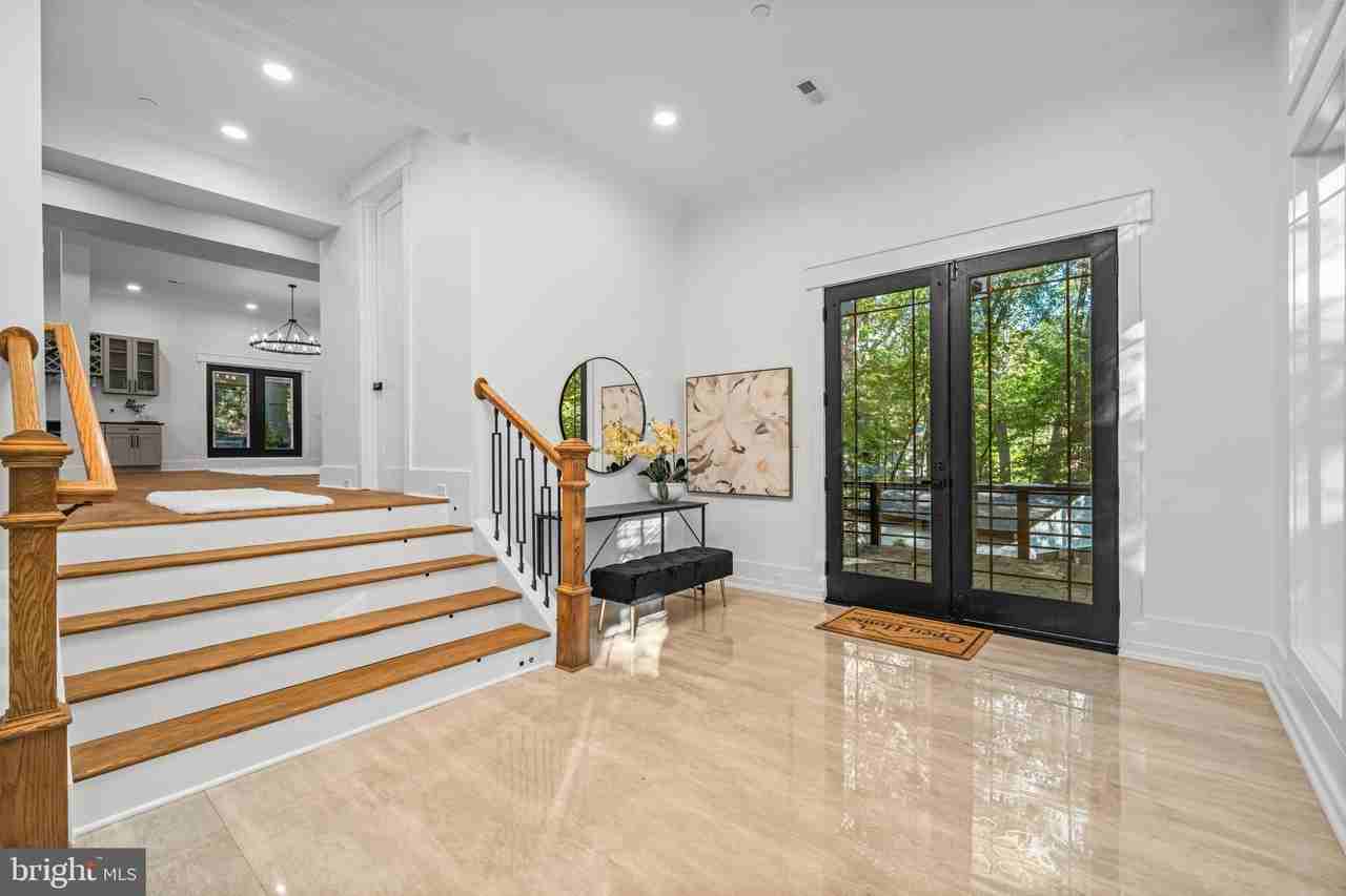 811 Sligo Creek Pkwy - Photo 2 of 50