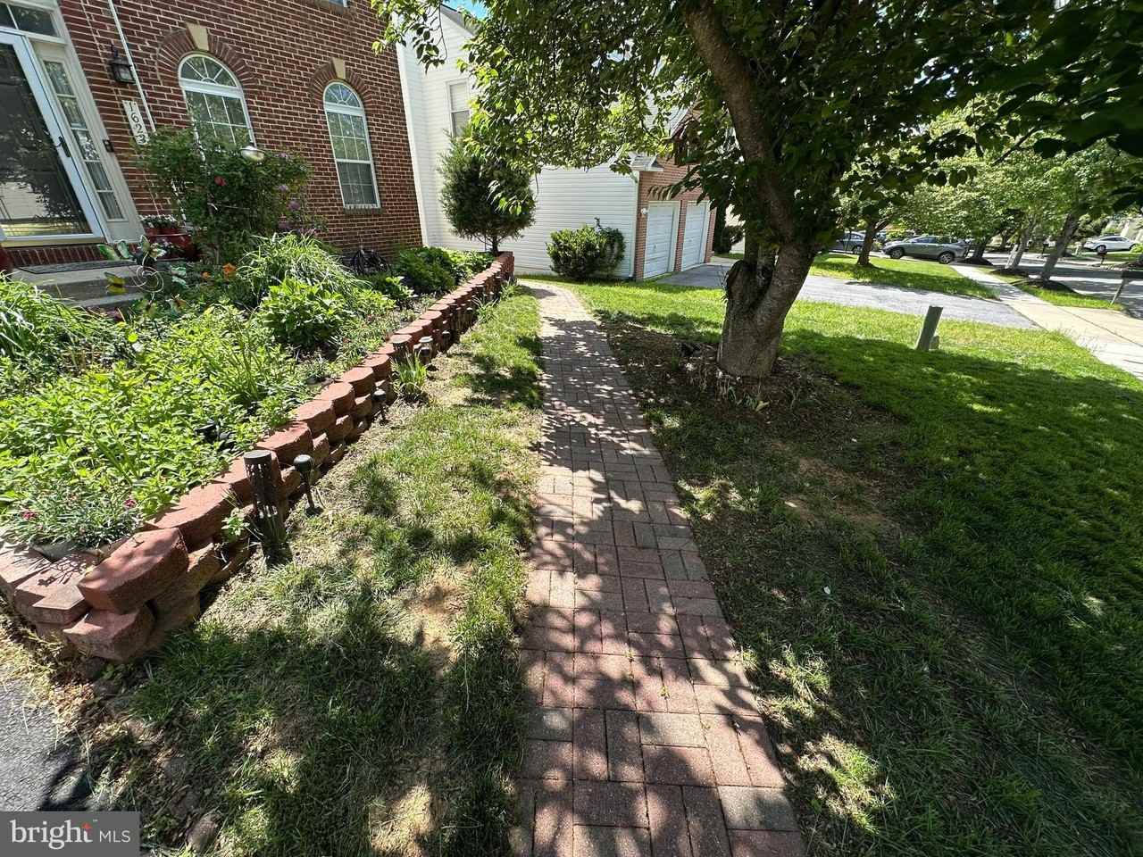 1623 Angelwing Dr #B - Photo 2 of 15