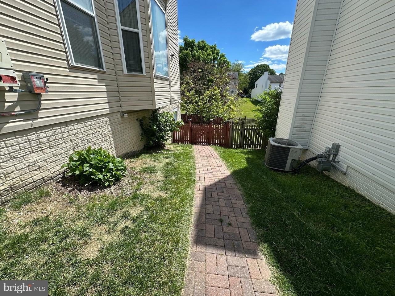 1623 Angelwing Dr #B - Photo 3 of 15