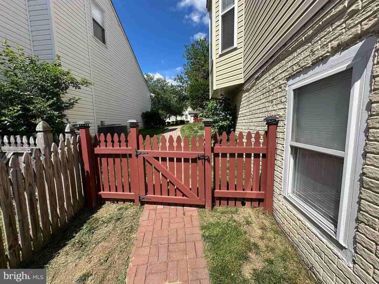 1623 Angelwing Dr #B - Photo 5 of 15