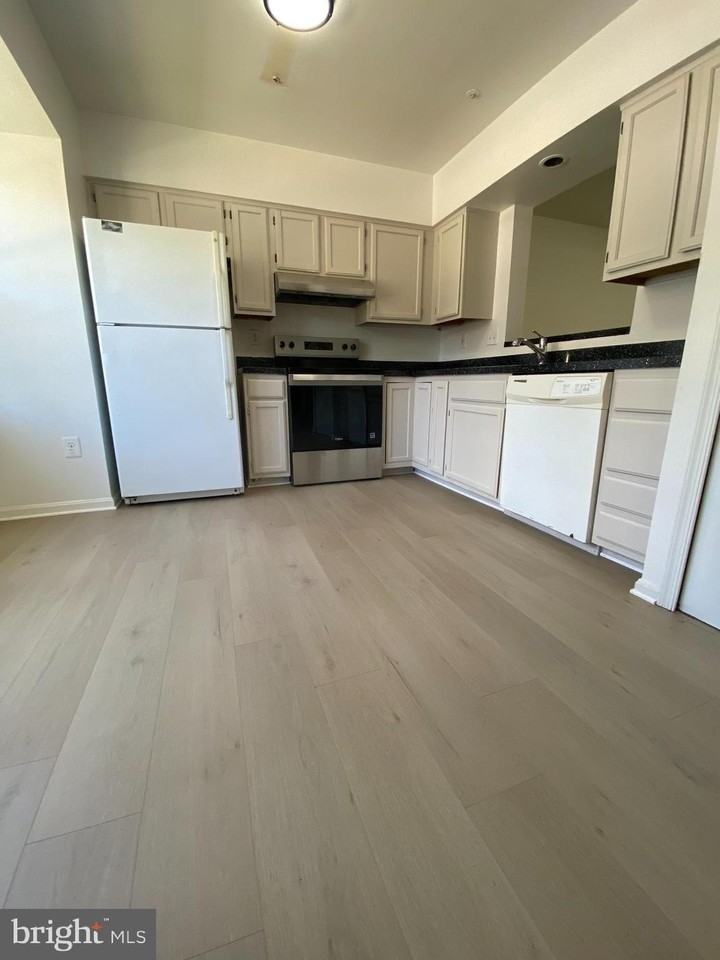 1741 Countrywood Ct - Photo 2 of 21
