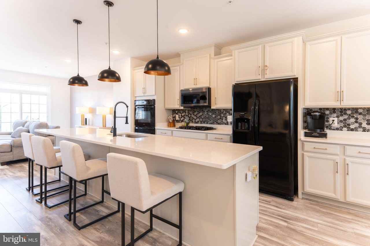 9722 GLASSY Way - Photo 4 of 26