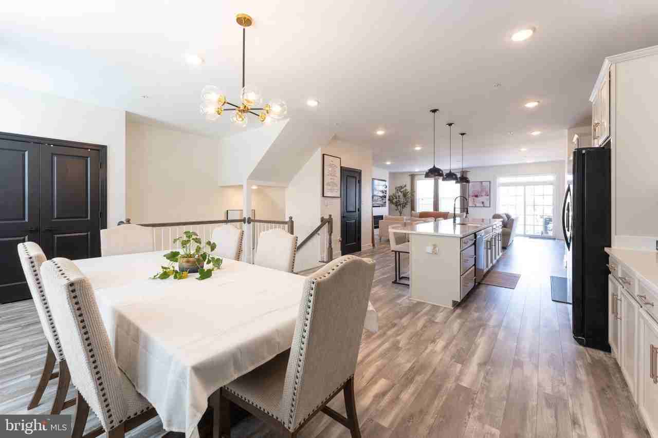 9722 GLASSY Way - Photo 6 of 26