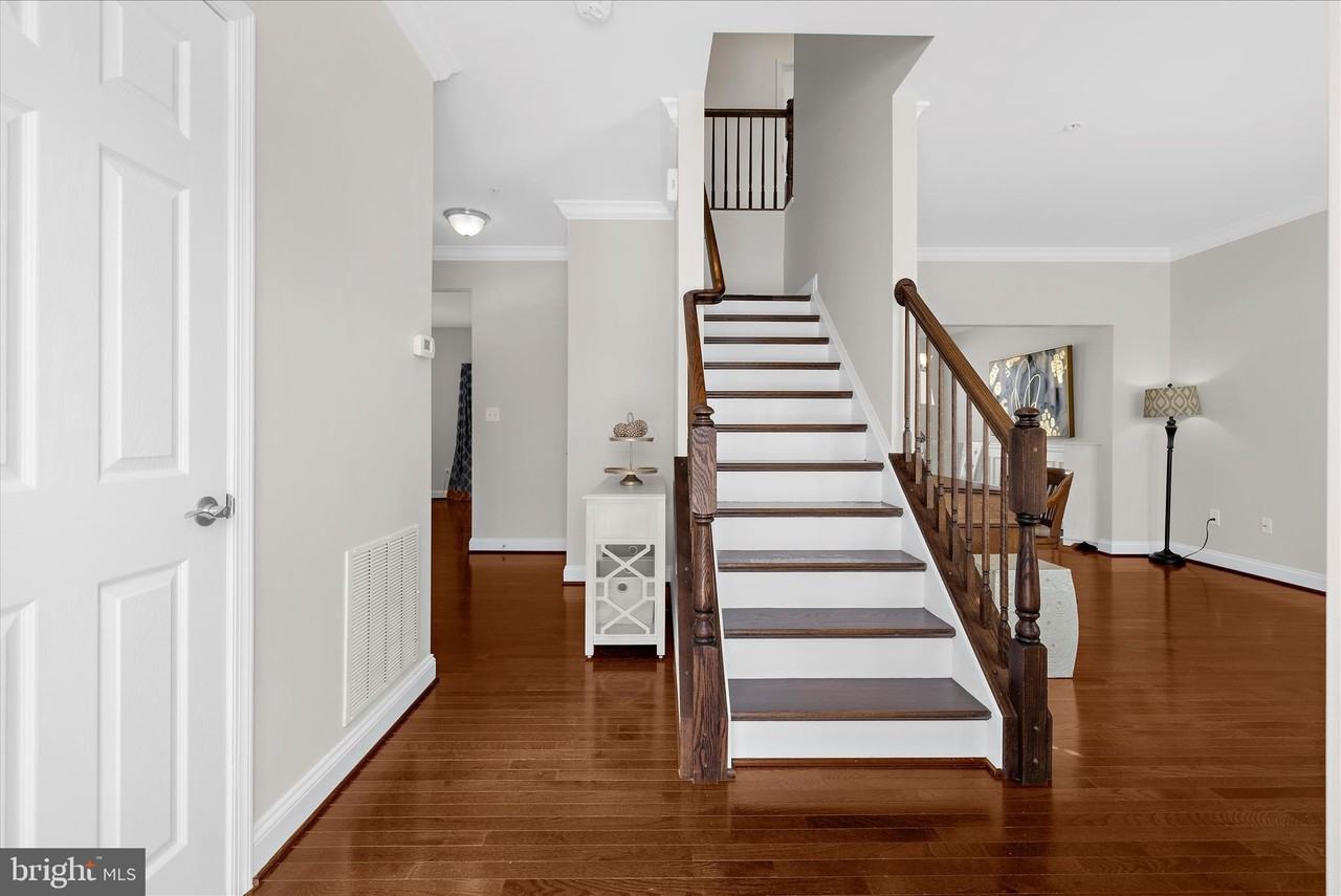 408 Stayton St - Photo 3 of 46