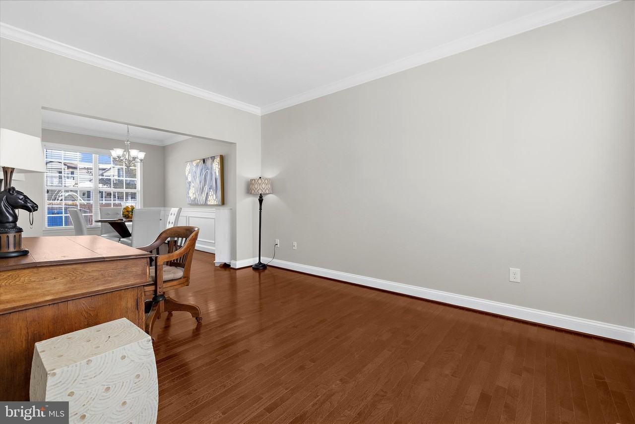 408 Stayton St - Photo 4 of 46