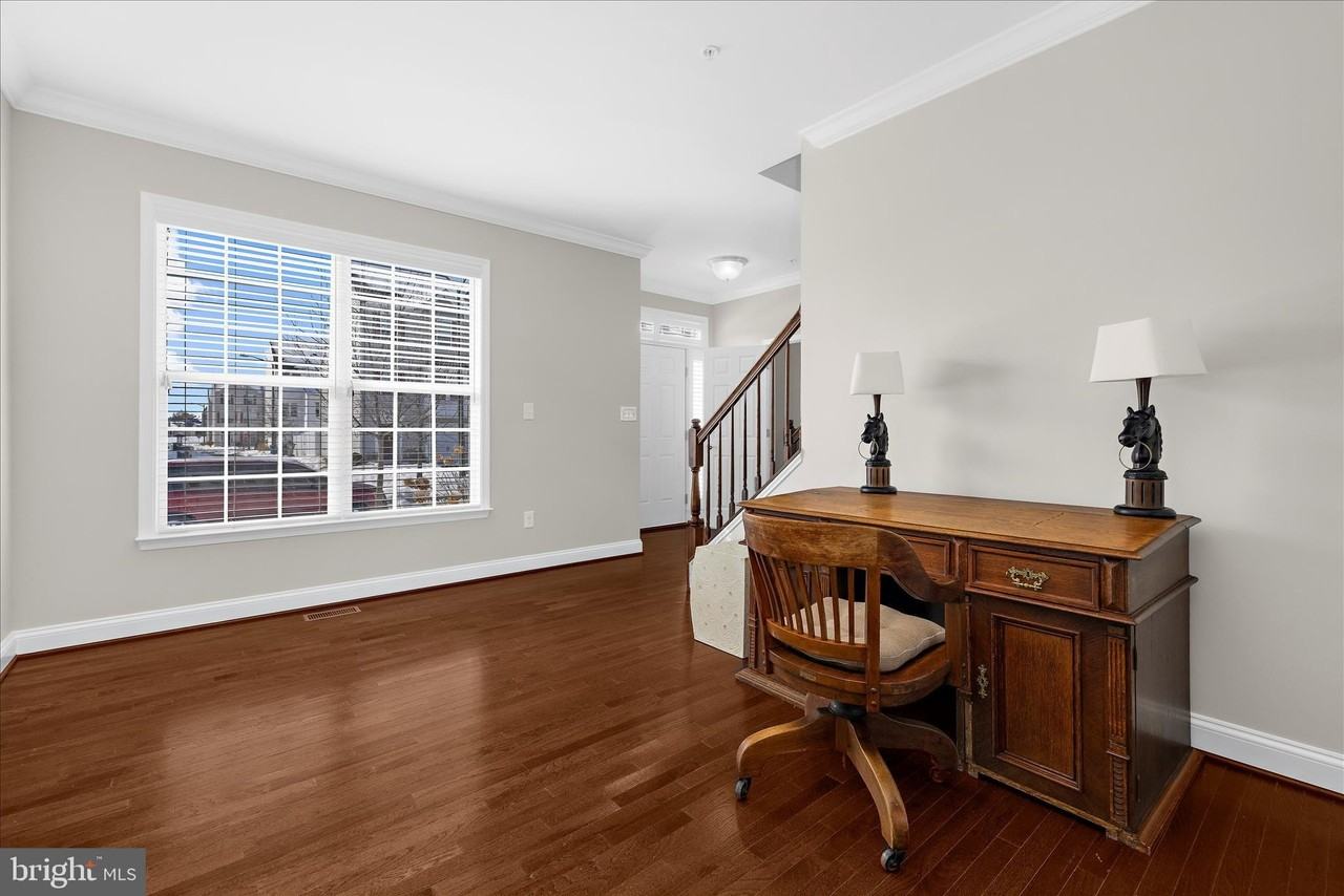 408 Stayton St - Photo 6 of 46